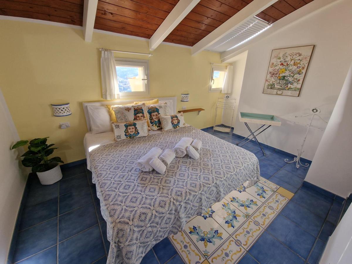 La Torretta Sea View Rooms Вико Екуензе Екстериор снимка