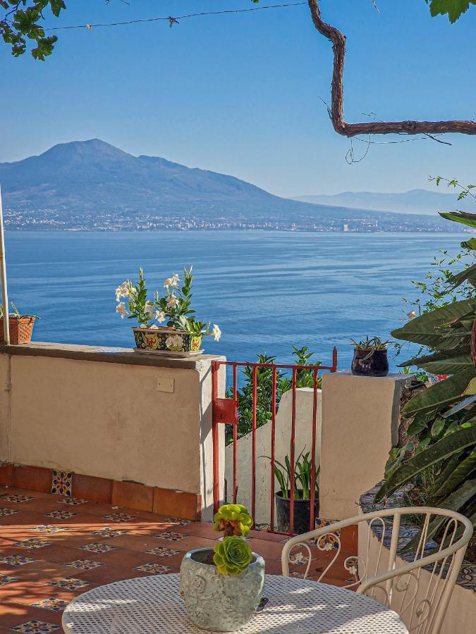 La Torretta Sea View Rooms Вико Екуензе Екстериор снимка