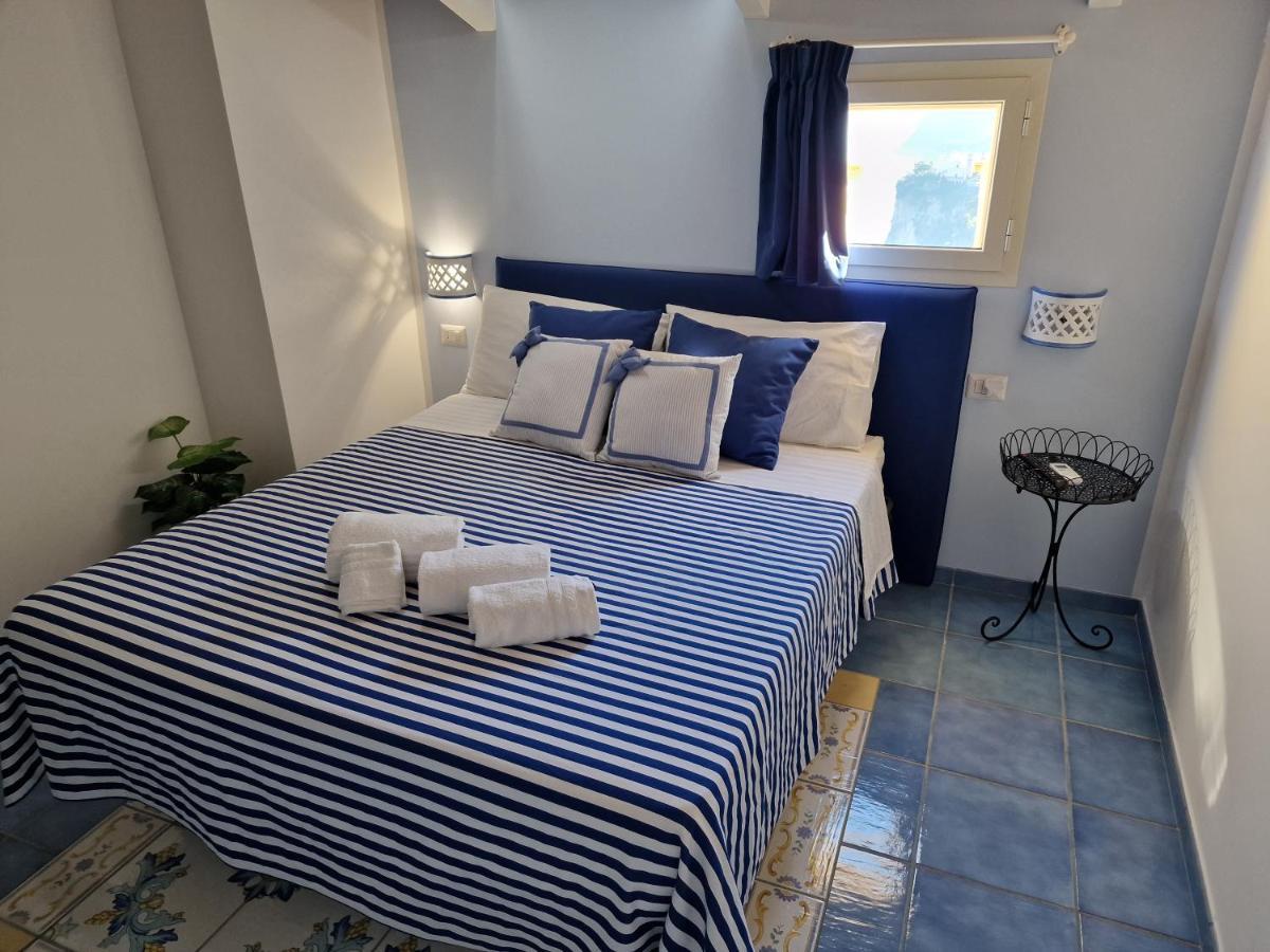 La Torretta Sea View Rooms Вико Екуензе Екстериор снимка